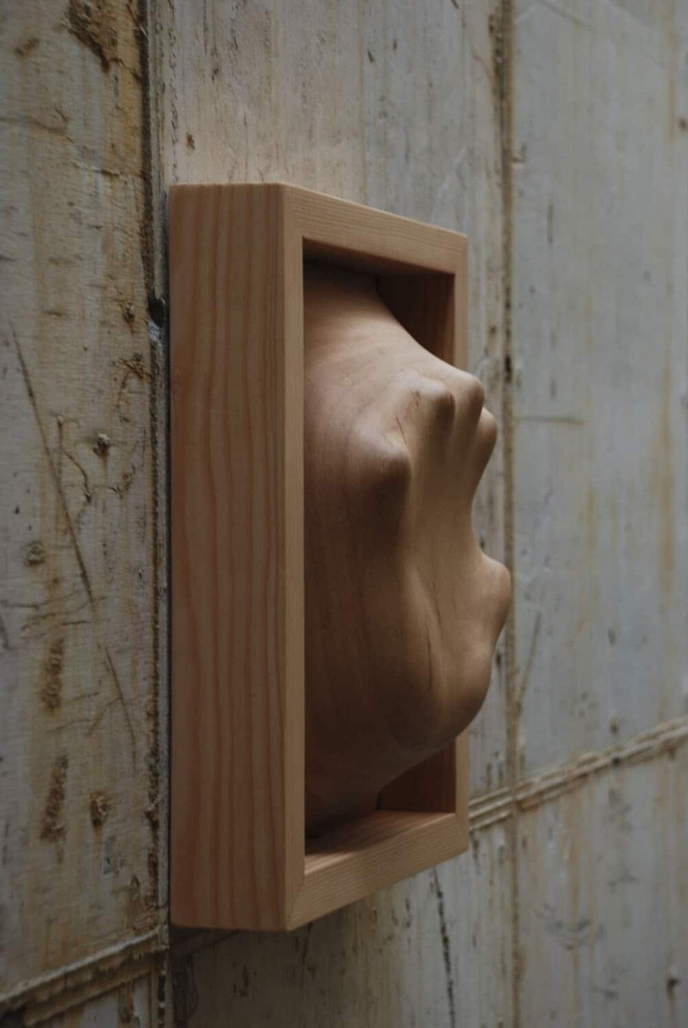 Amazing Carved Wood Sculptures That Look Like People And Objects Are Trapped Inside By Tung Ming Chin 12