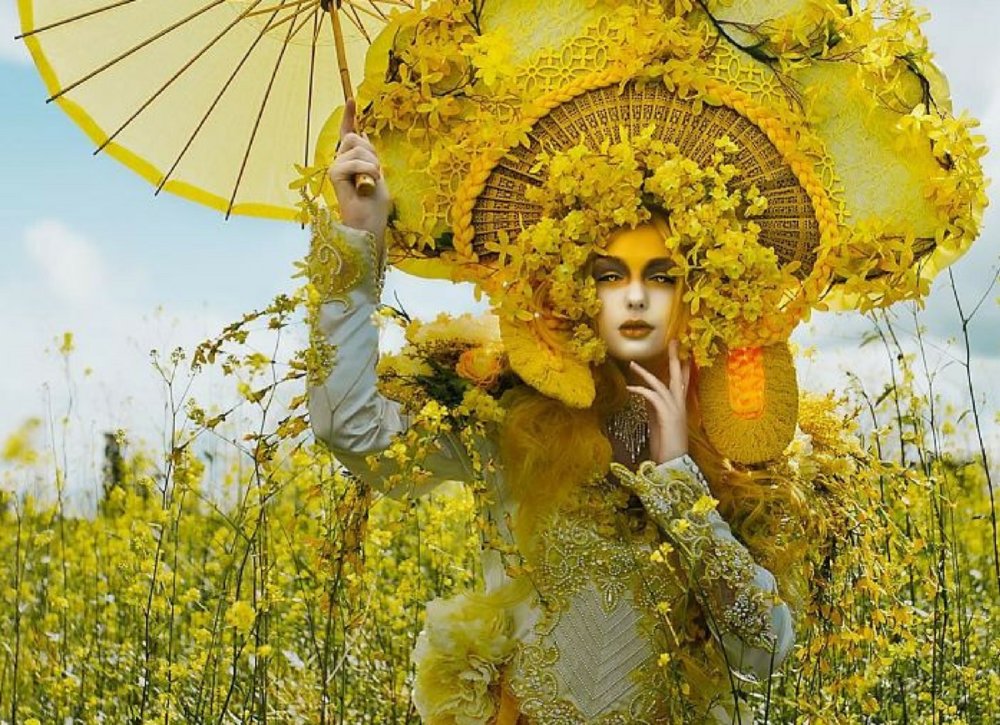 Wearable artworks full of fantasy and glamour designed by Rachel Sigmon