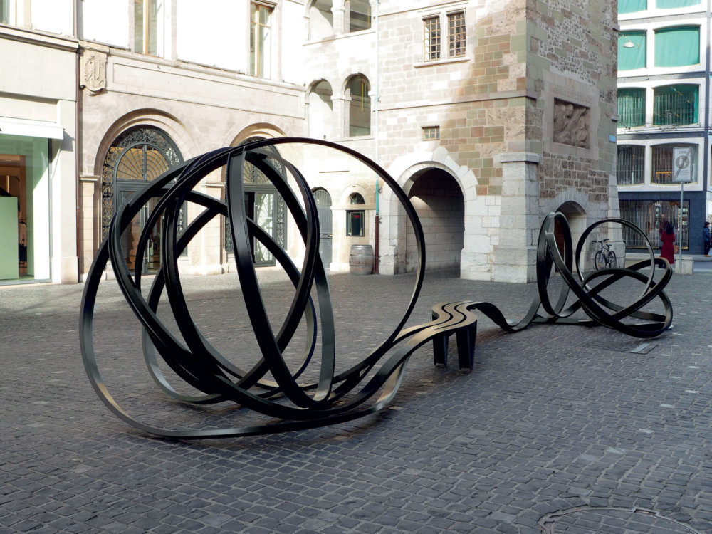 Sculptural Twisted Spaghetti Like Benches By Pablo Reinoso 12