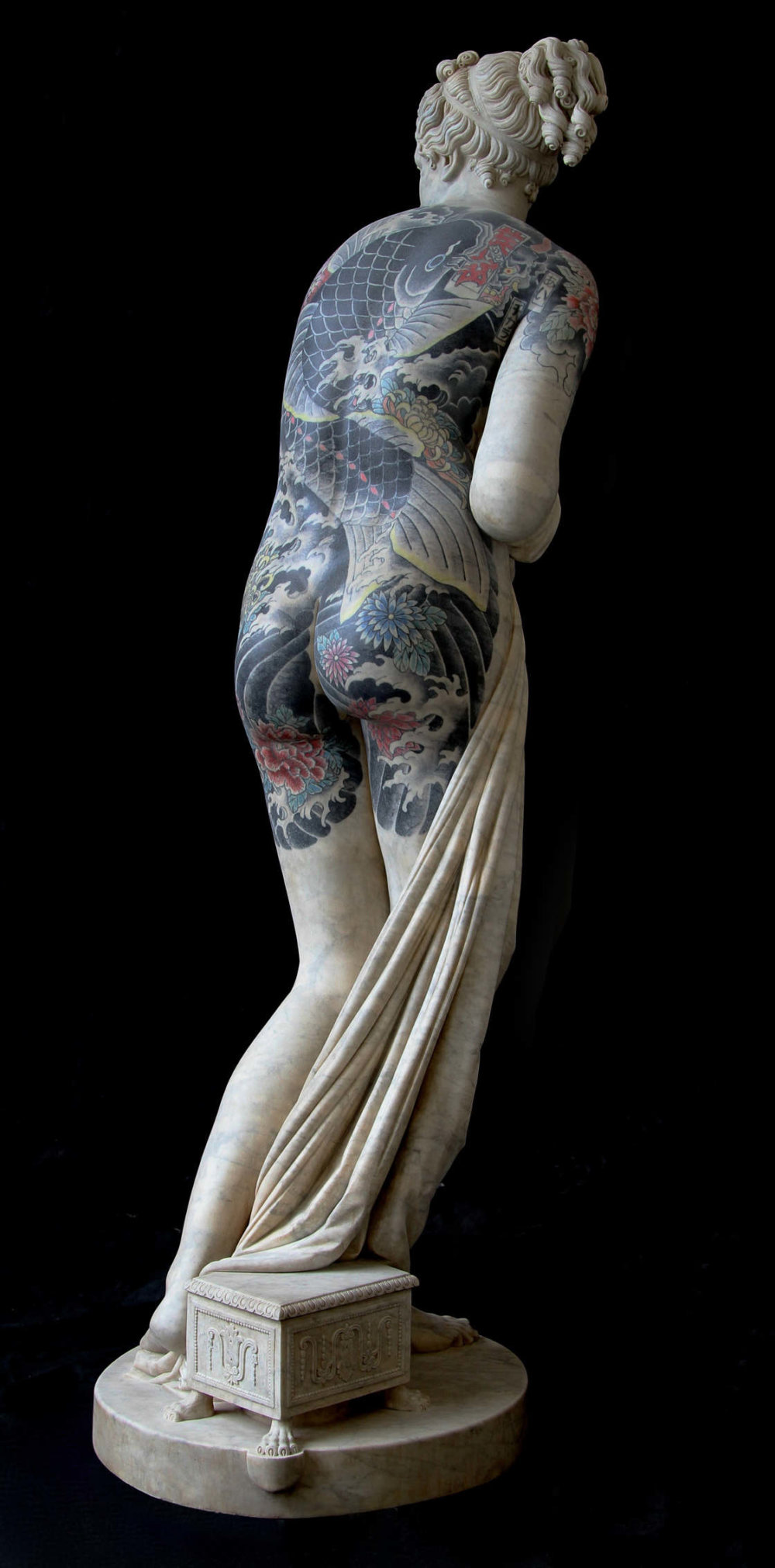 Classical Marble Sculptures Covered With Traditional Far Eastern Tattoos By Fabio Viale 1
