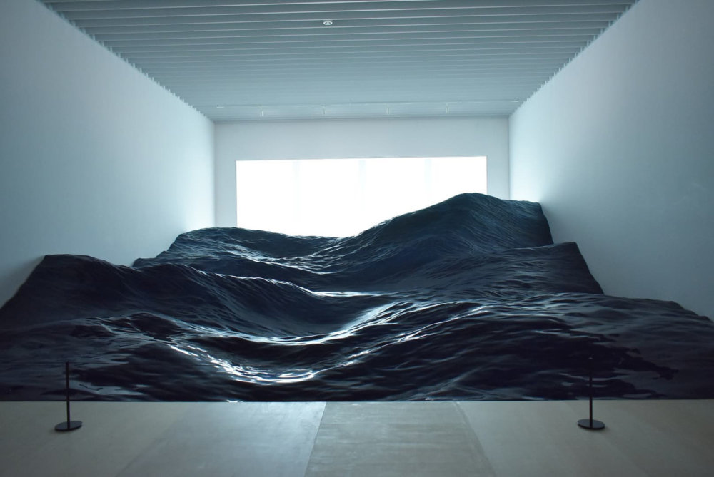 Hyper Realistic Sculpture Of Ocean Waves By Art Collective Me 03