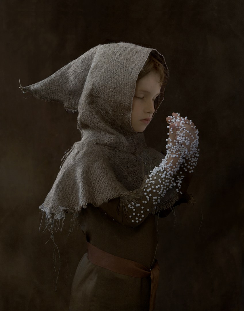 Discarded Packaging Recycled Into Renaissance Costumes By Suzanne Jongmans 11