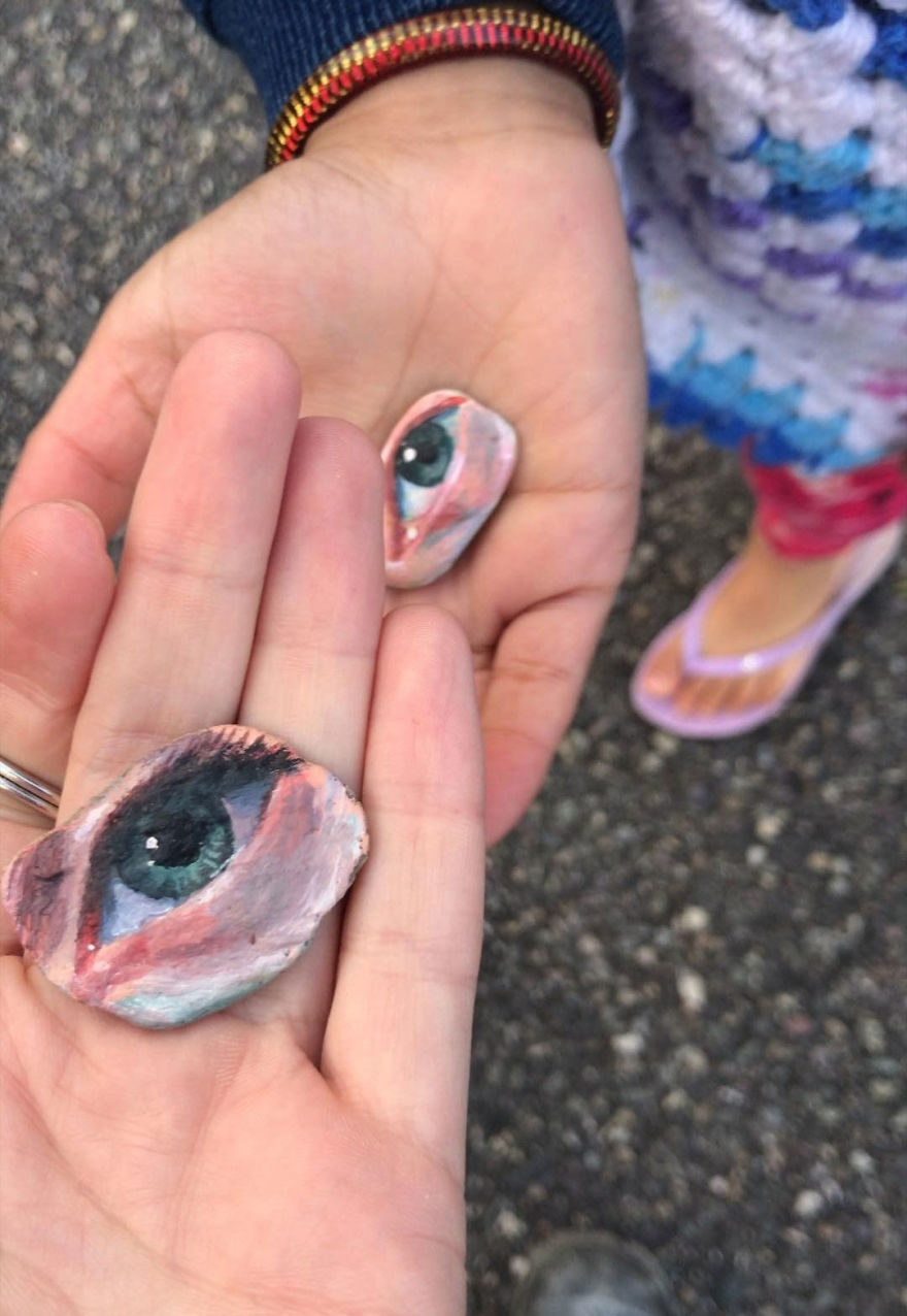 Human Eyes Painted On Found Stones By Jennifer Allnutt 7