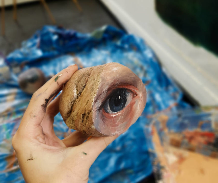 Human Eyes Painted On Found Stones By Jennifer Allnutt 8