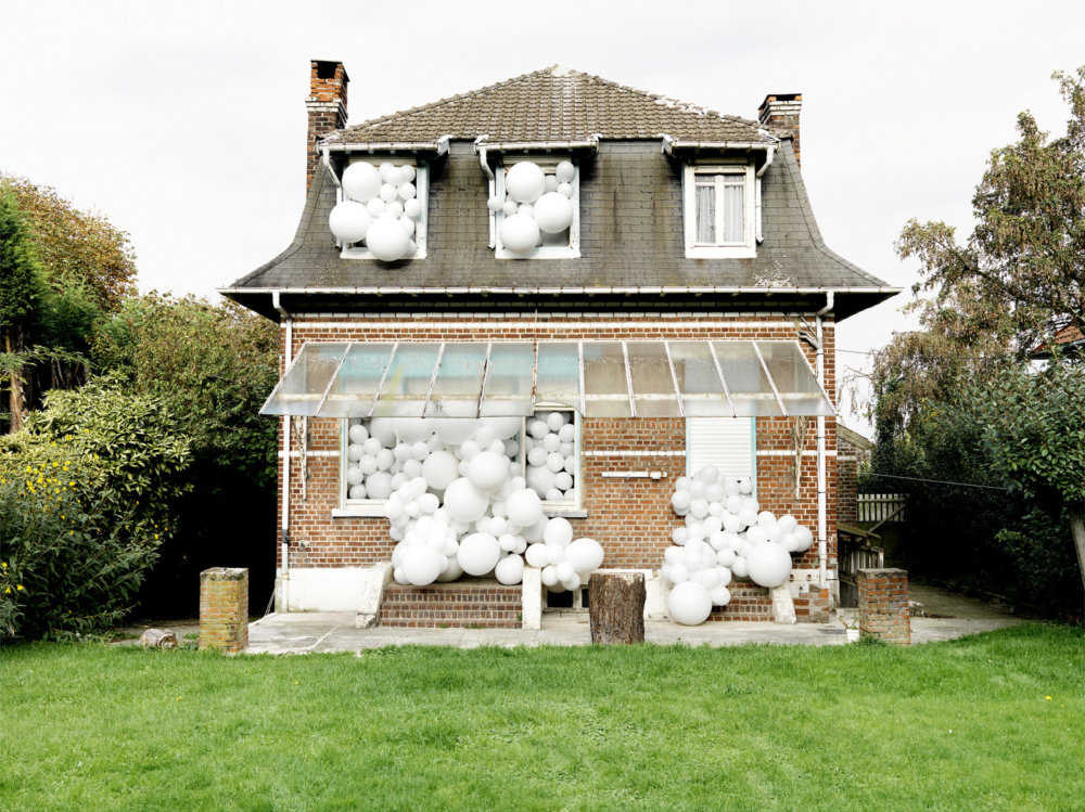 Invasions Dreamlike Balloon Interventions By Charles Petillon 15