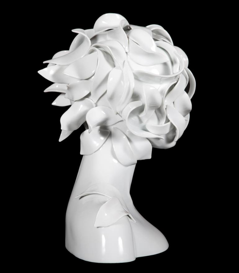 Surreal Figurative Porcelain Sculptures By Juliette Clovis 14