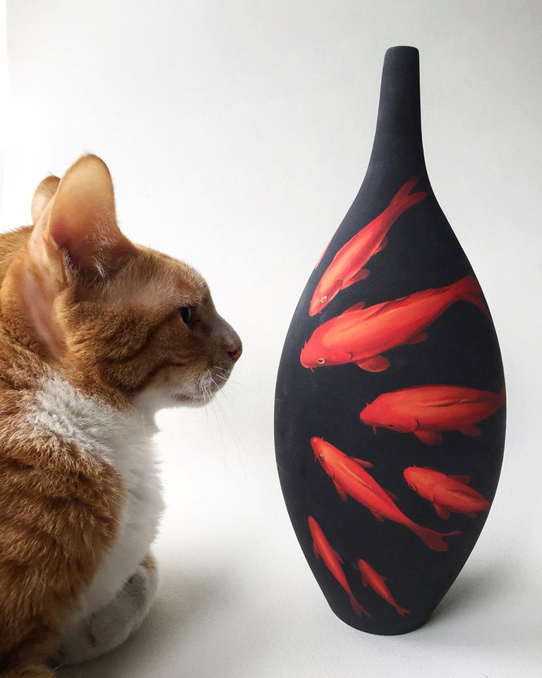 Enchanting Ceramic Vases Illustrated With Elegant Figures By Niharika Hukku 14