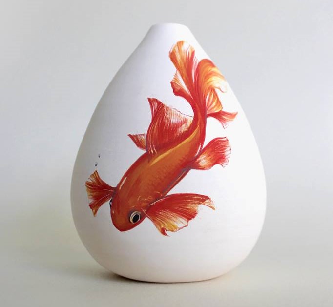 Enchanting Ceramic Vases Illustrated With Elegant Figures By Niharika Hukku 24
