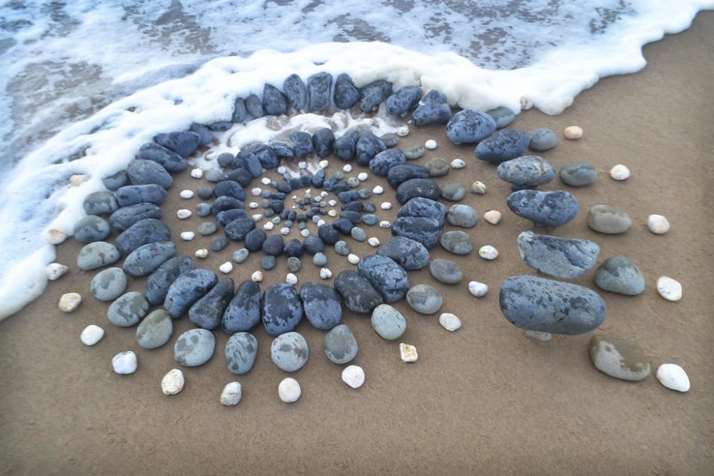 Magnificent Environmental Artworks Made With Stones By Jon Foreman 1