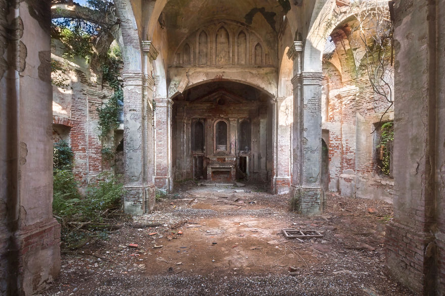 Abandoned Houses Of God Beautiful Photograph Series On Abandoned Churches And Chapels By Roman Robroek 6