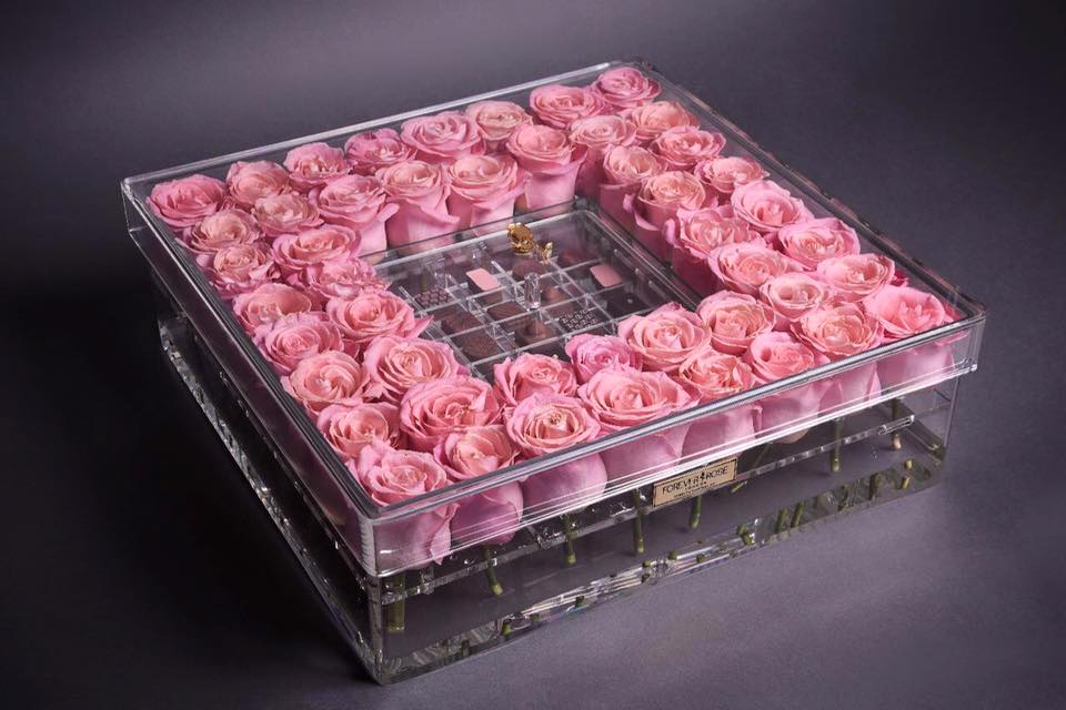 Beautiful Roses Preserved Underneath Glass Domes That Can Last For 3 Years By Forever Rose 25