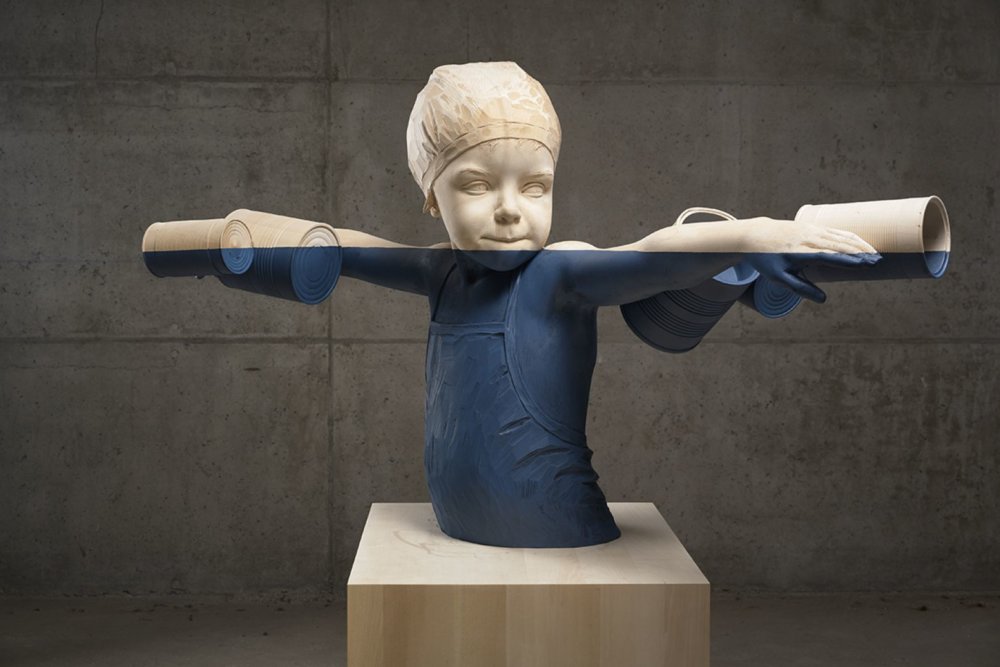 Dreamlike Figurative Wood Sculptures That Highlight Our Social And Environmental Issues By Willy Verginer 6