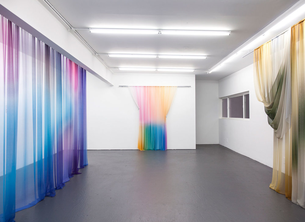 Equilibrum: a superb and original installation of colored Silk by Justin Morin
