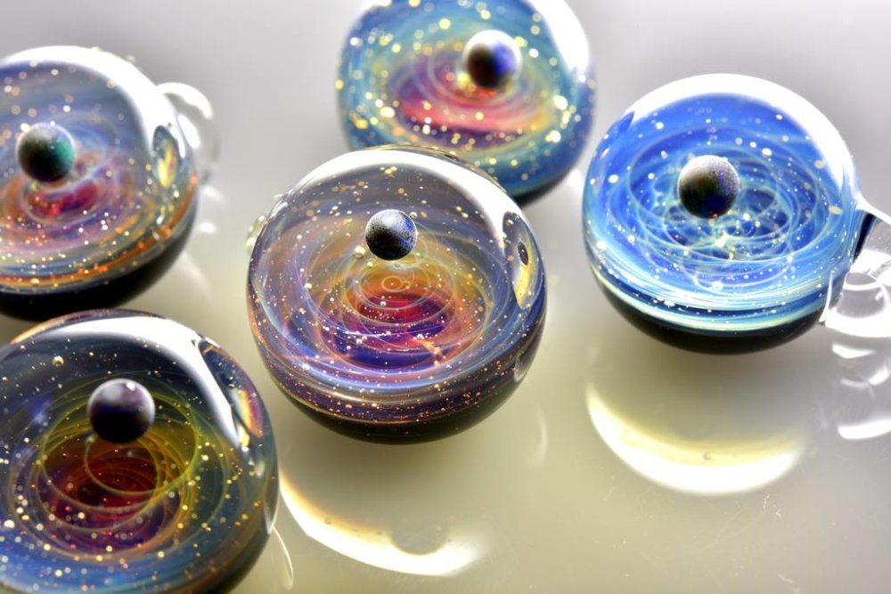 Pocket Universes The Incredible Galaxies Encased In Glass Spheres By Satoshi Tomizu 16