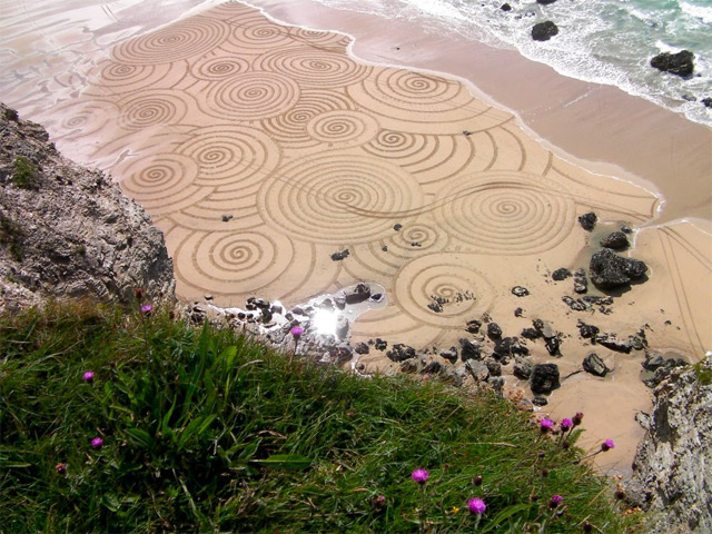 Swirling The Impressive Environmental Art In Large Scale Of Tony Plant 8