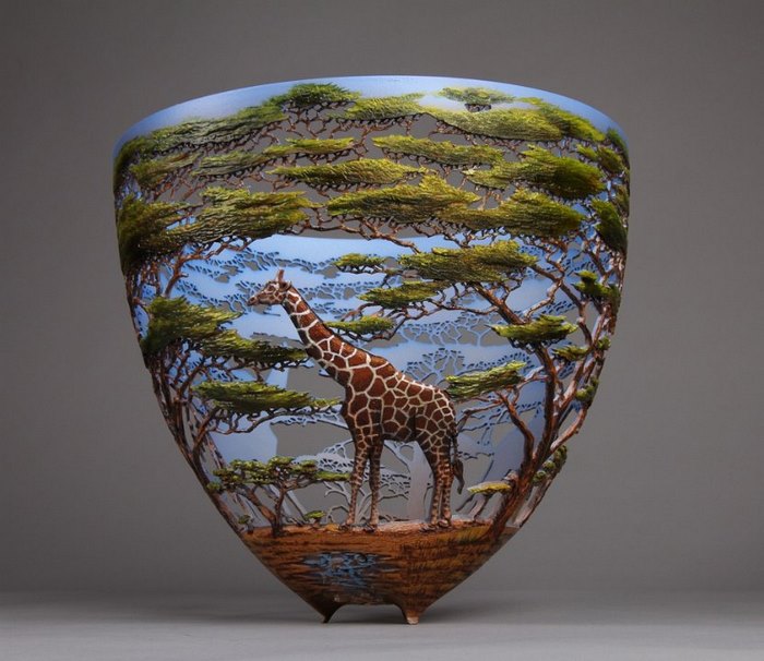 Superb Wood Vases Carved With Intricate Wildlife Landscapes By Gordon Pembridge 20