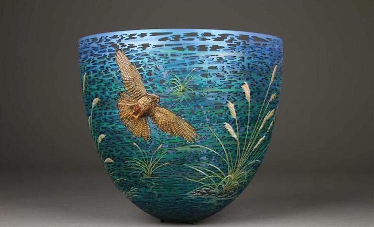 Superb Wood Vases Carved With Intricate Wildlife Landscapes By Gordon Pembridge 9