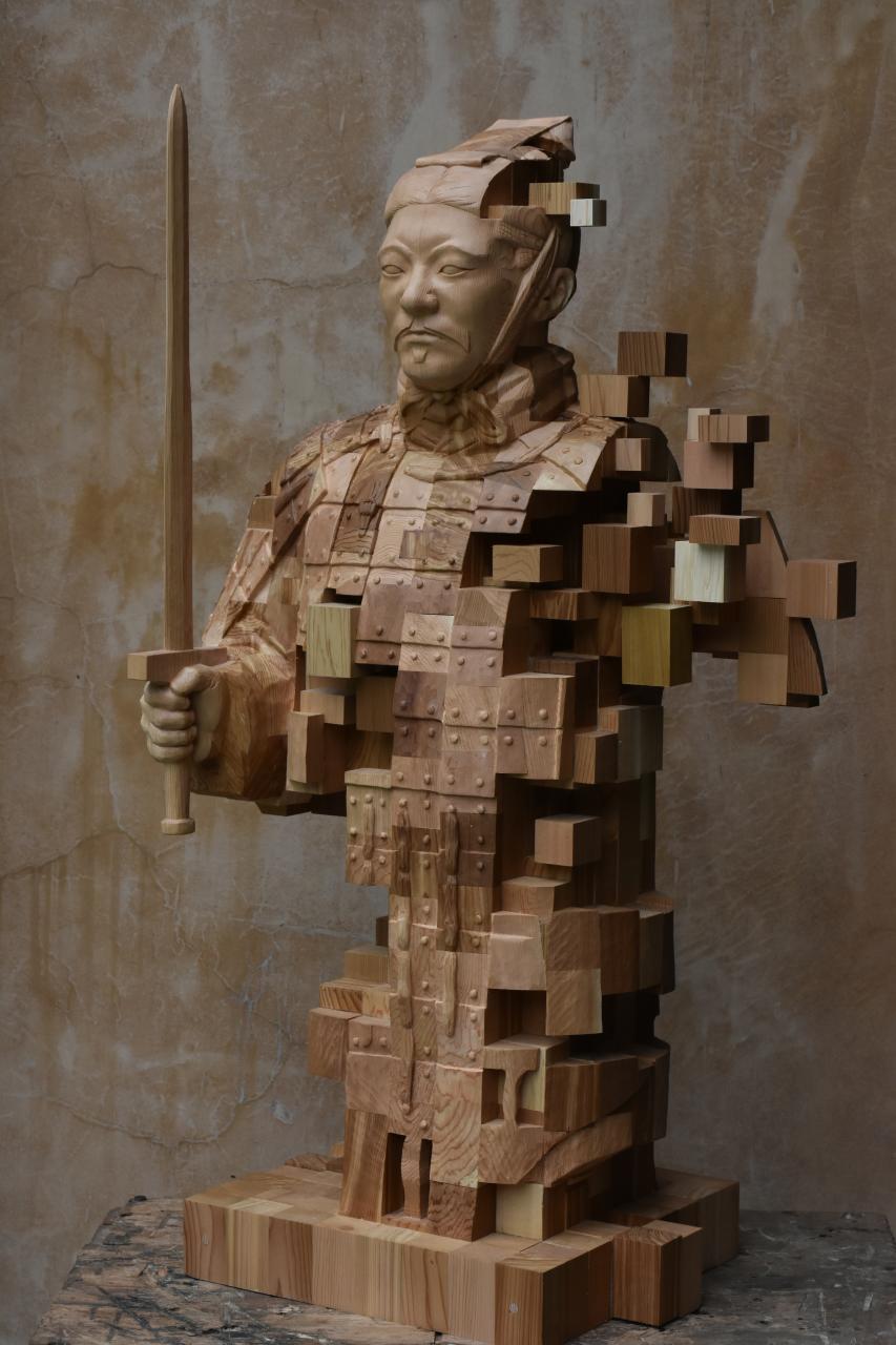 Splendid Wood Sculptures Of Pixelated Figures By Hsu Tung Han 12