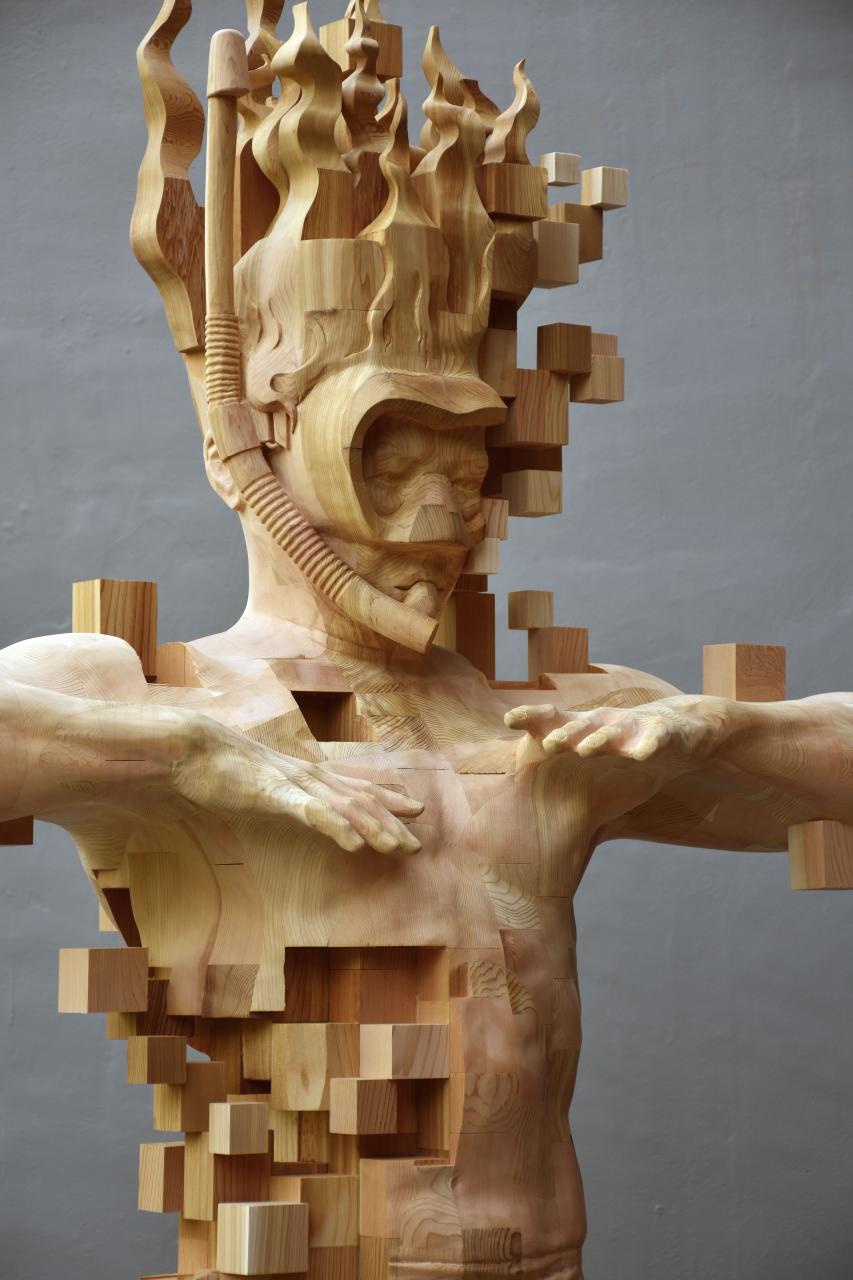Splendid Wood Sculptures Of Pixelated Figures By Hsu Tung Han 3