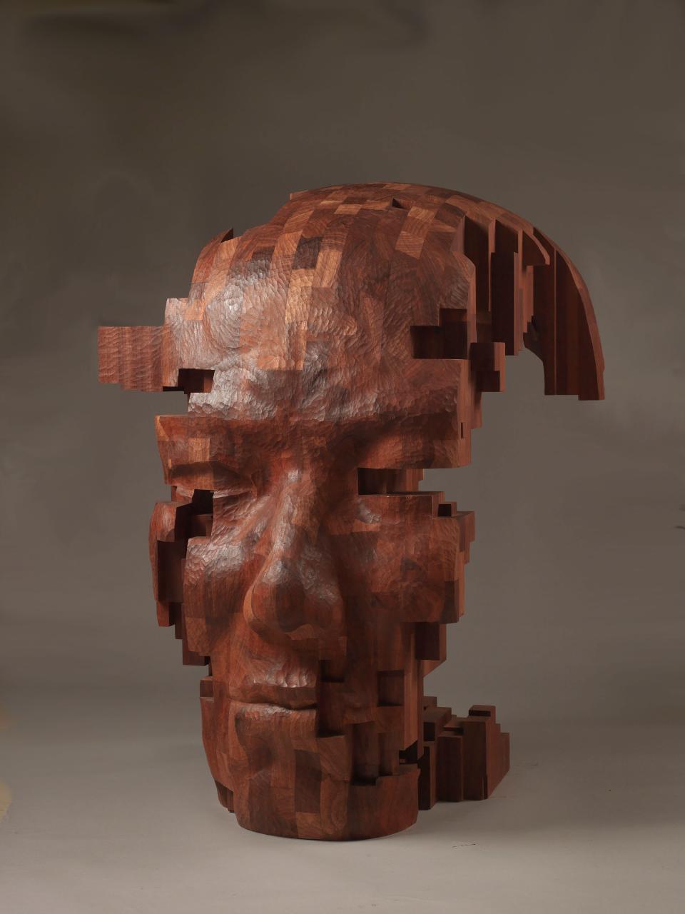 Splendid Wood Sculptures Of Pixelated Figures By Hsu Tung Han 9