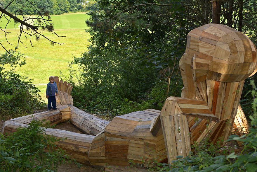 Giant Recycled Wood Sculptures Hidden In Copenhagens Green Spaces By Thomas Dambo 5
