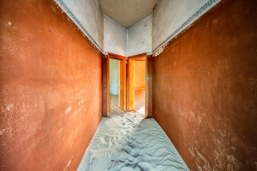 Uninhabited Marvelous Photography Series On Abandoned Houses Buried Under Sand By James Kerwin 4