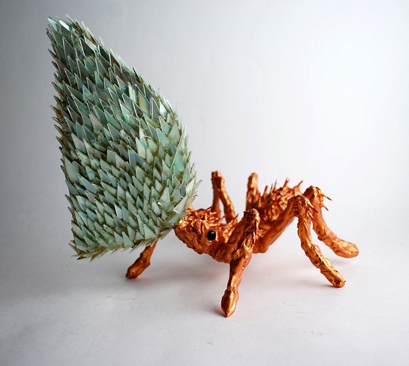 Old Cds Turned Into Fabulous Animal Sculptures By Sean E Avery 1