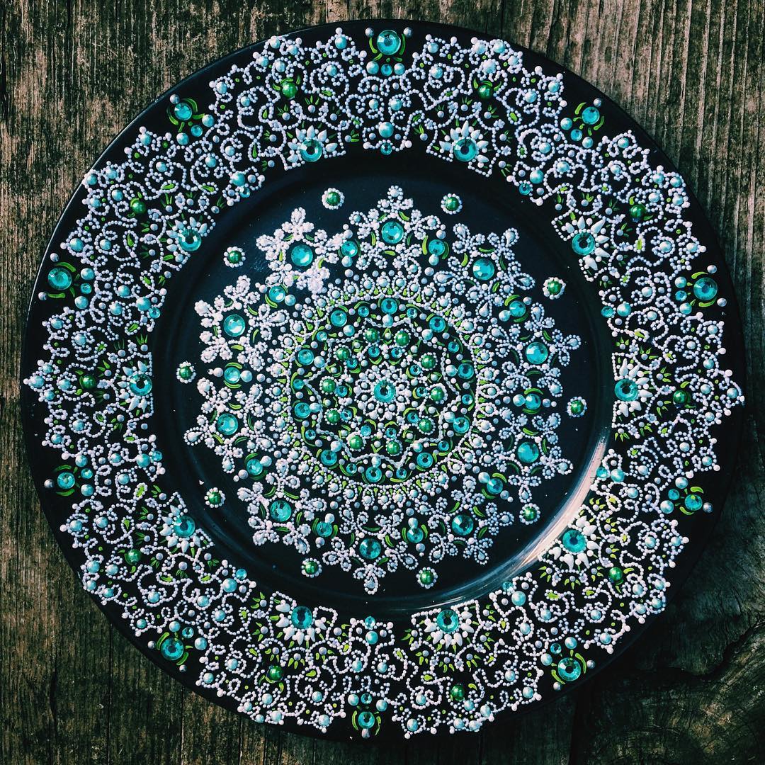 Enchanting Plates Decorated With Pointillism By Dahhhanart 10