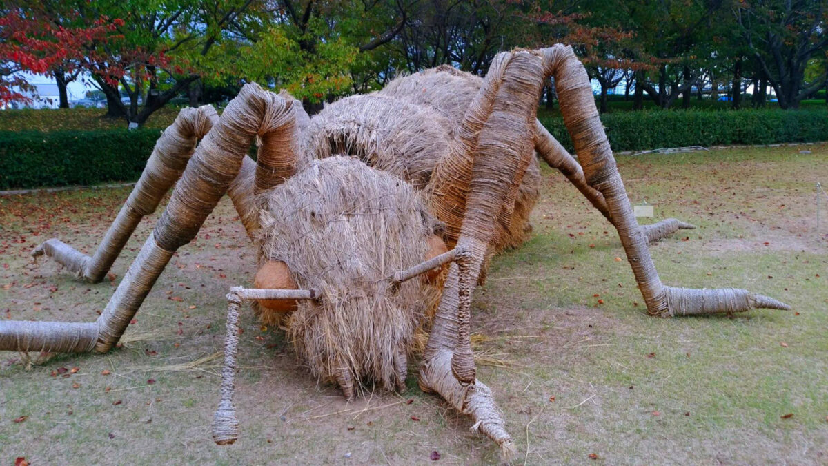 Giant Animal Sculptures Made From Massive Bundles Of Straws For The Wara Art Festival 9