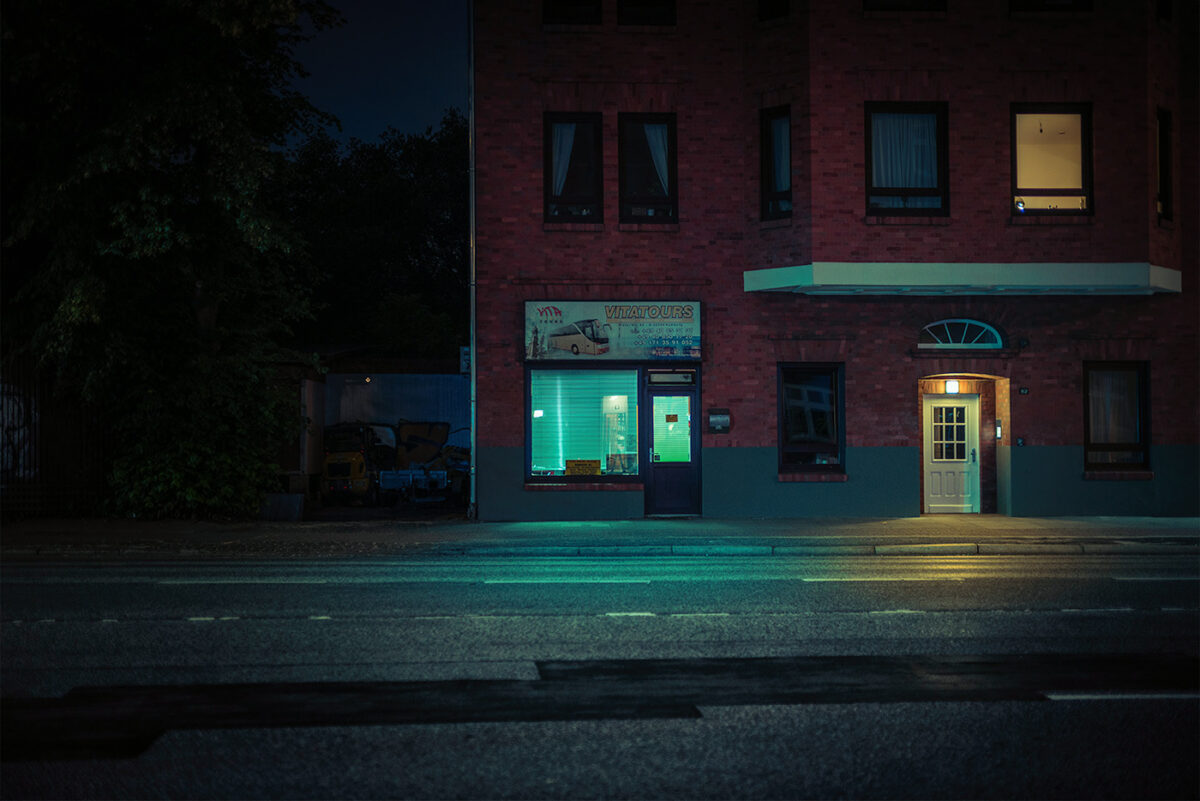 After Hours A Captivating Night Street Photography Series By Mark Broyer 18