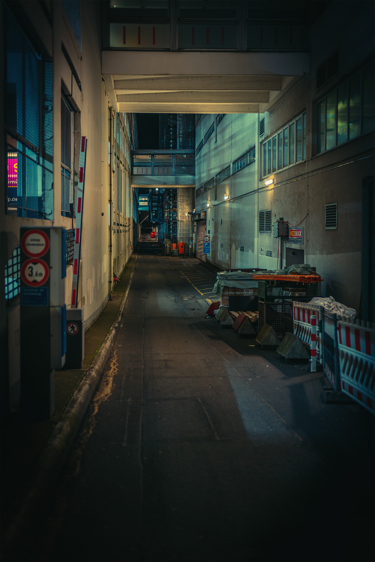 After Hours A Captivating Night Street Photography Series By Mark Broyer 28