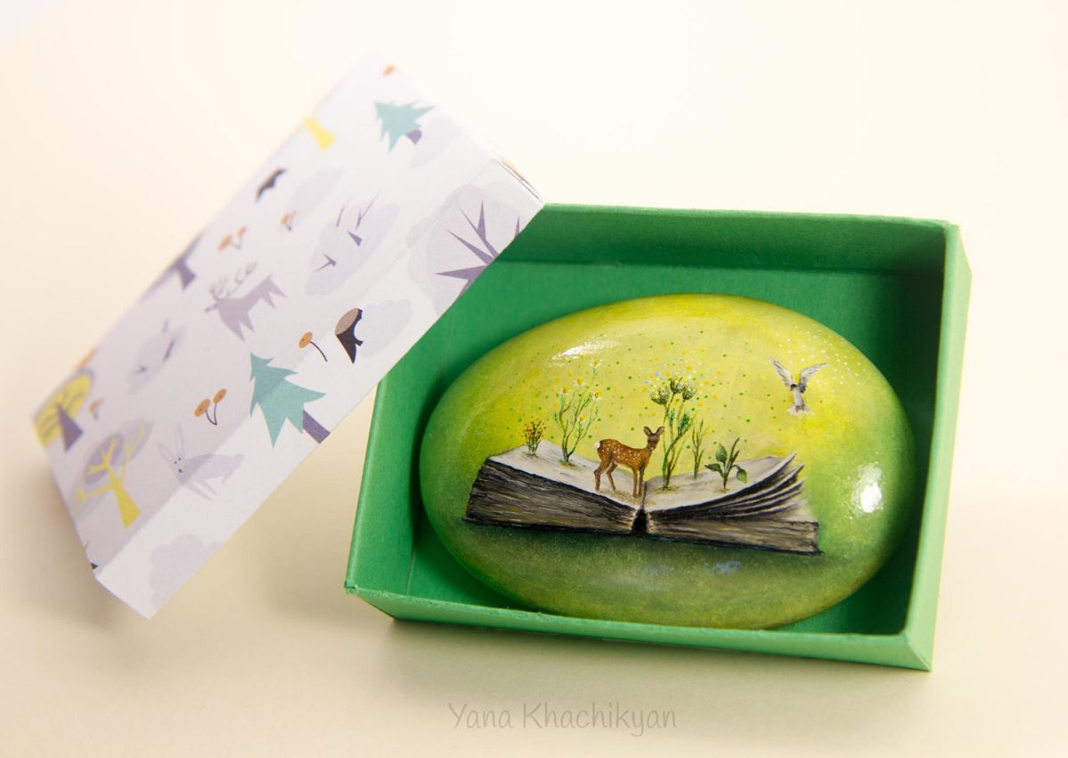 Miniature Worlds Of Tiny Creatures Painted On Stones By Yana Khachikyan 10