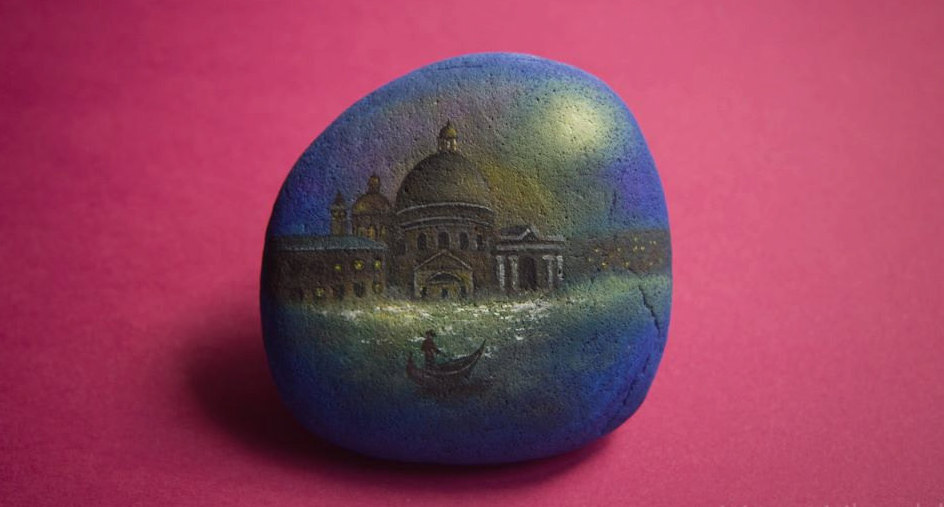Miniature Worlds Of Tiny Creatures Painted On Stones By Yana Khachikyan 11