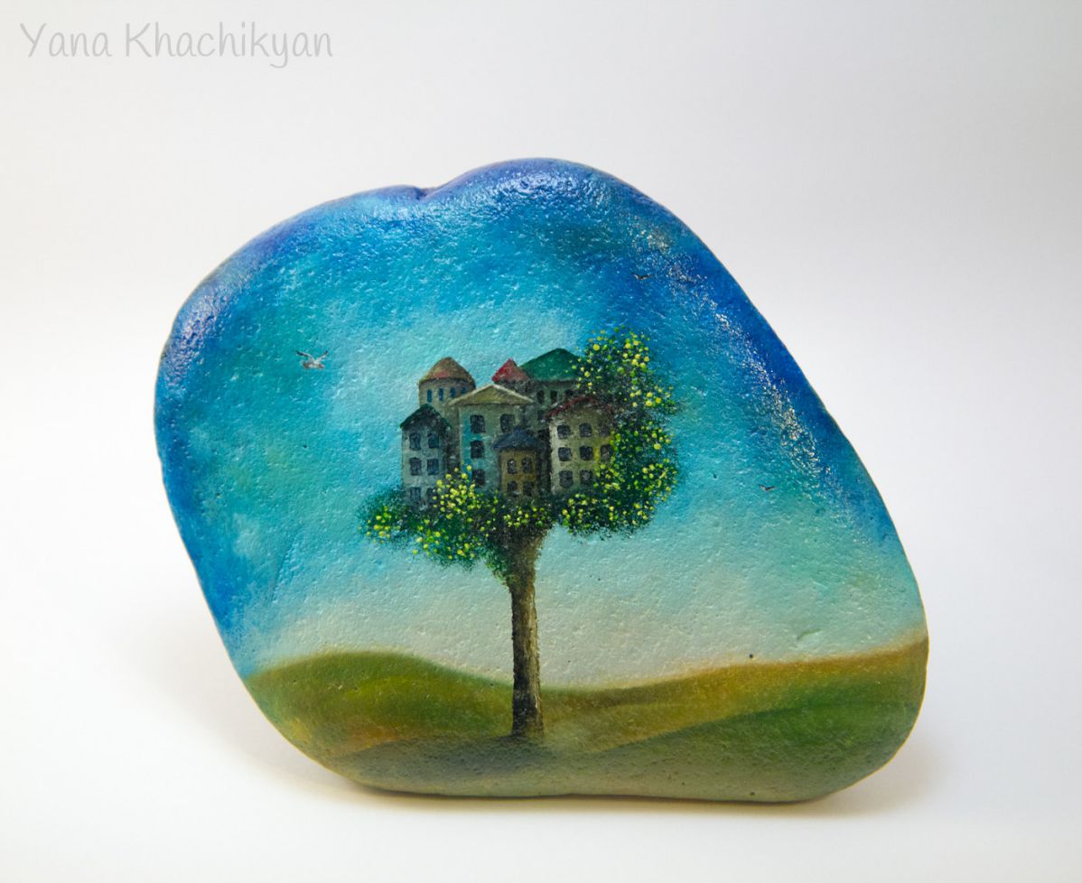 Miniature Worlds Of Tiny Creatures Painted On Stones By Yana Khachikyan 15