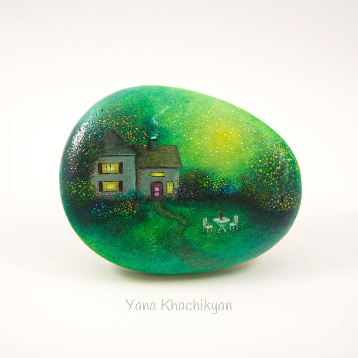 Miniature Worlds Of Tiny Creatures Painted On Stones By Yana Khachikyan 16