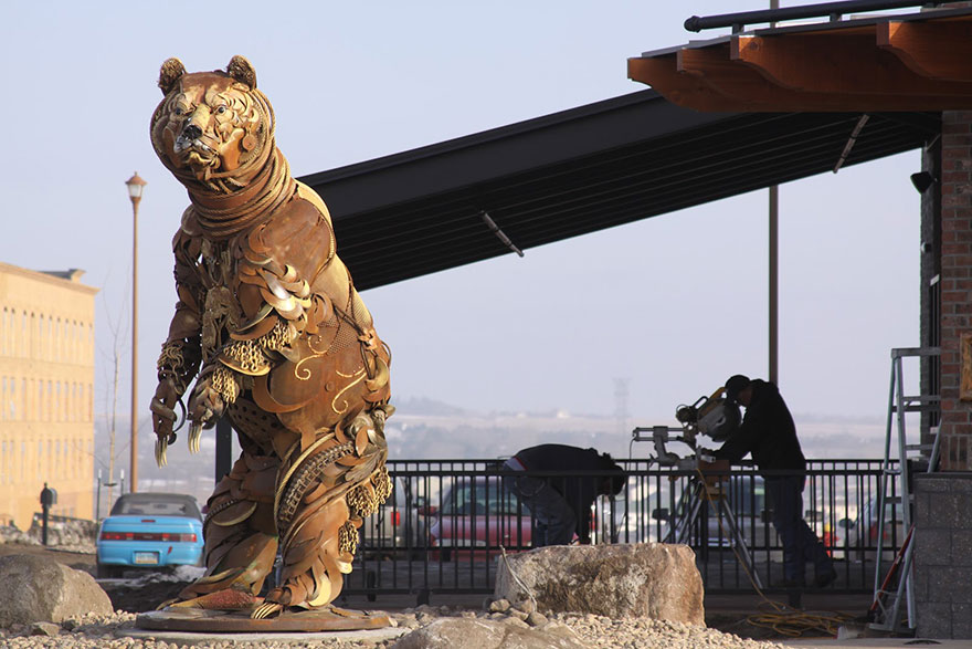 Scrap Metal Turned Into Extraordinary Sculptures By John Lopez 23