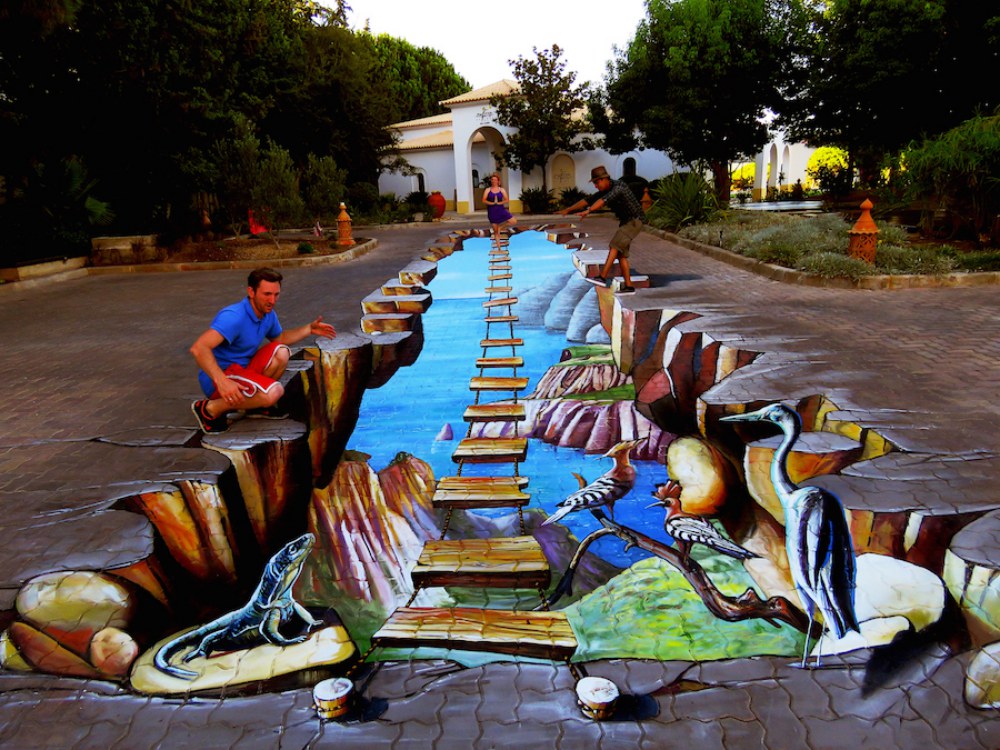 The impressive anamorphic street painting of Vera Bugati