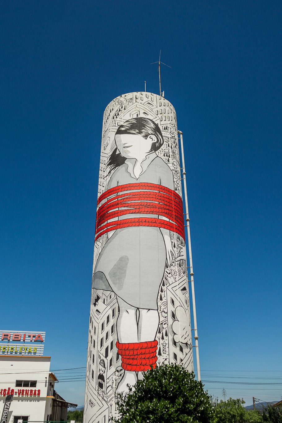 Wonderful Giant Black And White Cartoon Murals By Millo 9