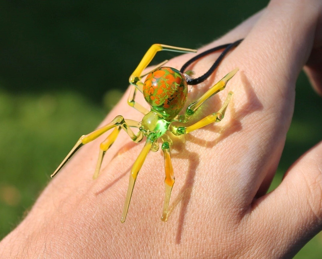 Striking Spider Glass Sculptures By Nikita Drachuk 1