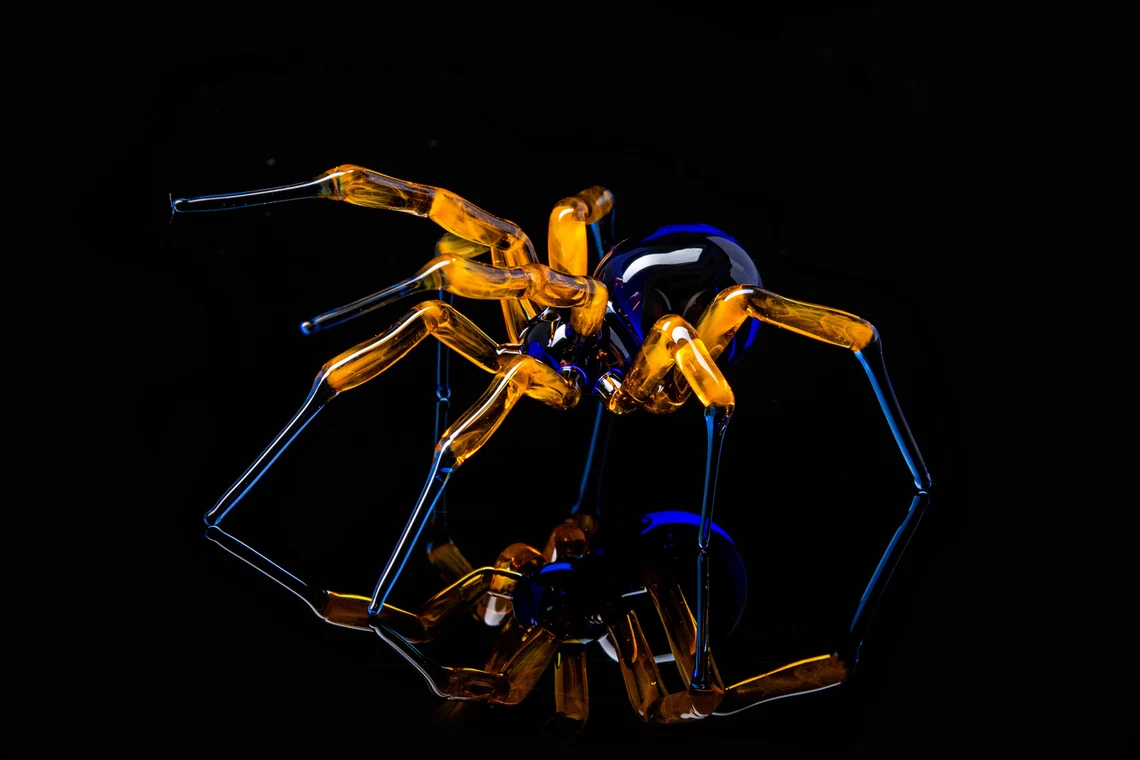 Striking Spider Glass Sculptures By Nikita Drachuk 15