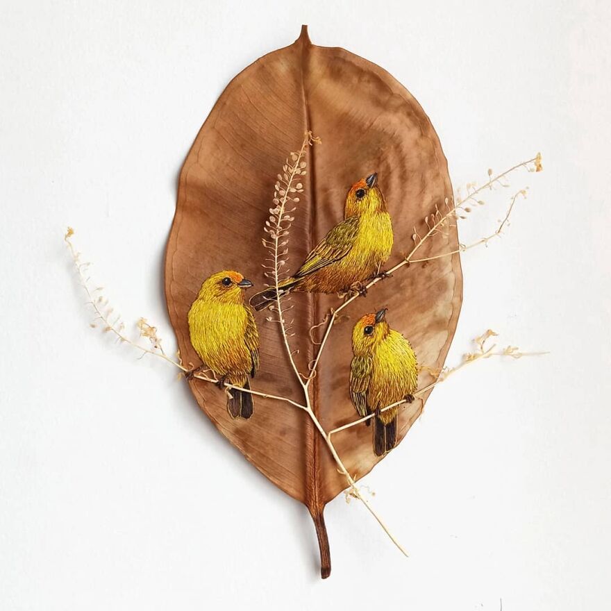 Gorgeous Figures Embroidered On Leaves By Laura Dalla Vecchia 17