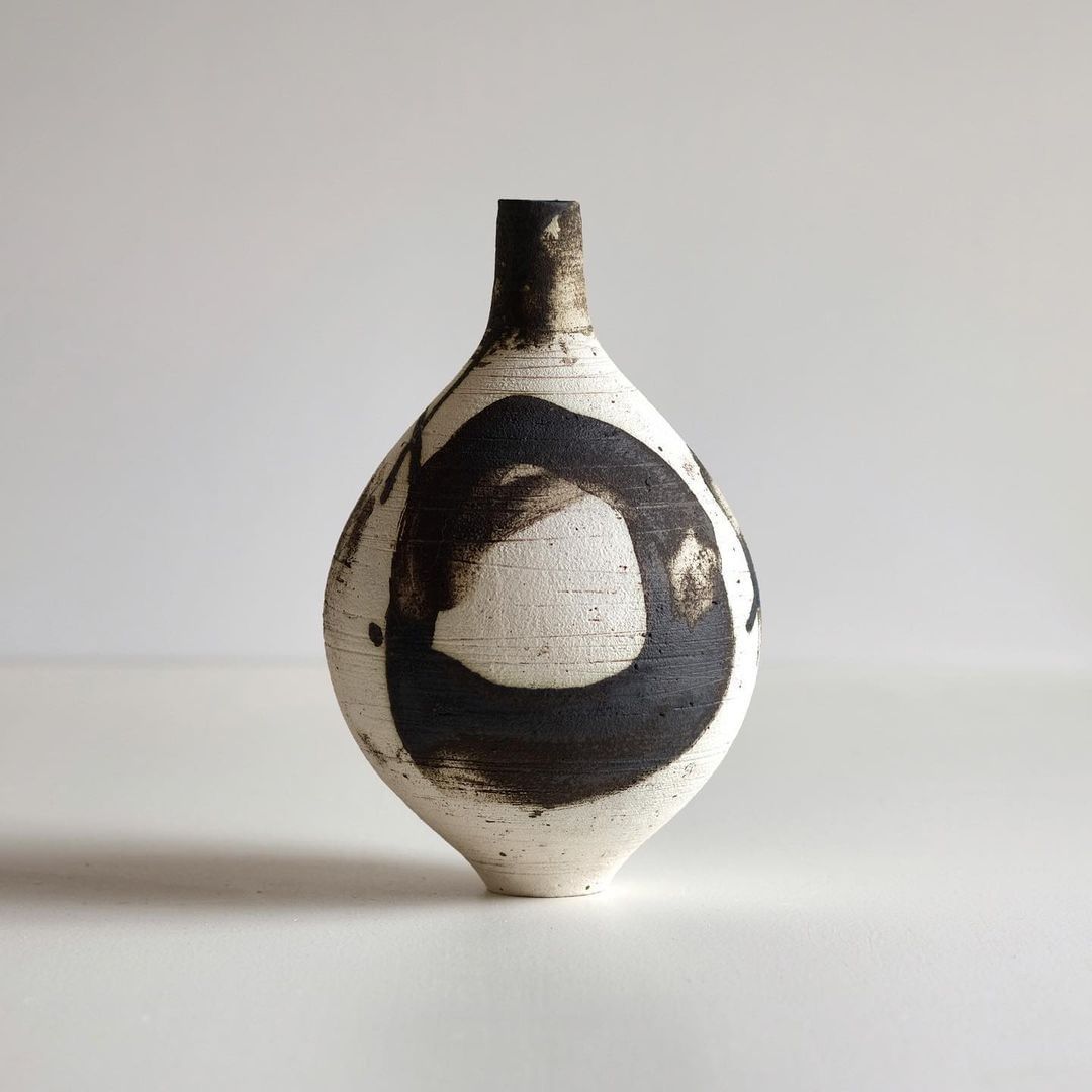 Gorgeous mid-century-inspired pottery by Kansai Noguchi