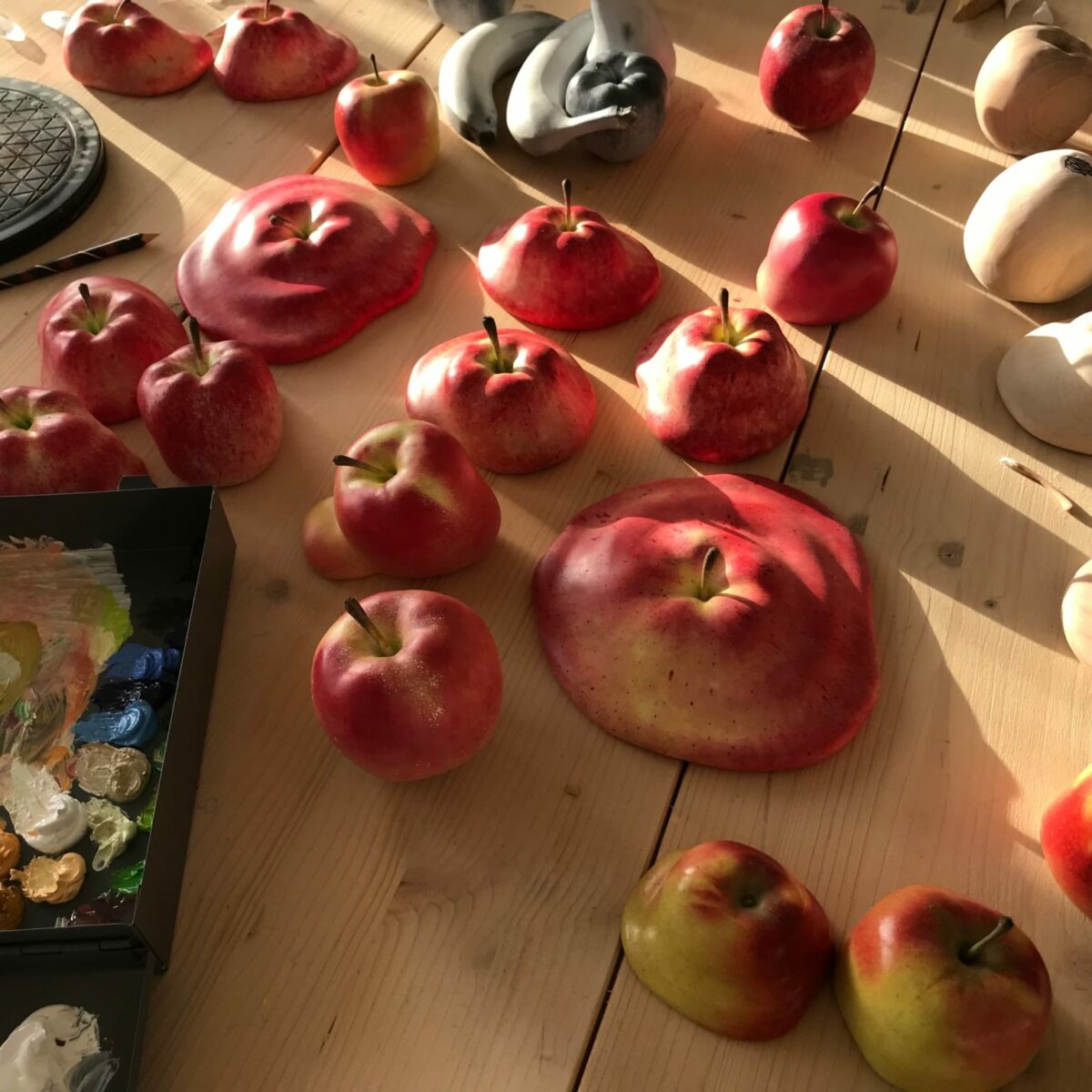 Melting Apples Surreal Hyper Realistic Wood Sculptures By Yosuke Amemiya 2