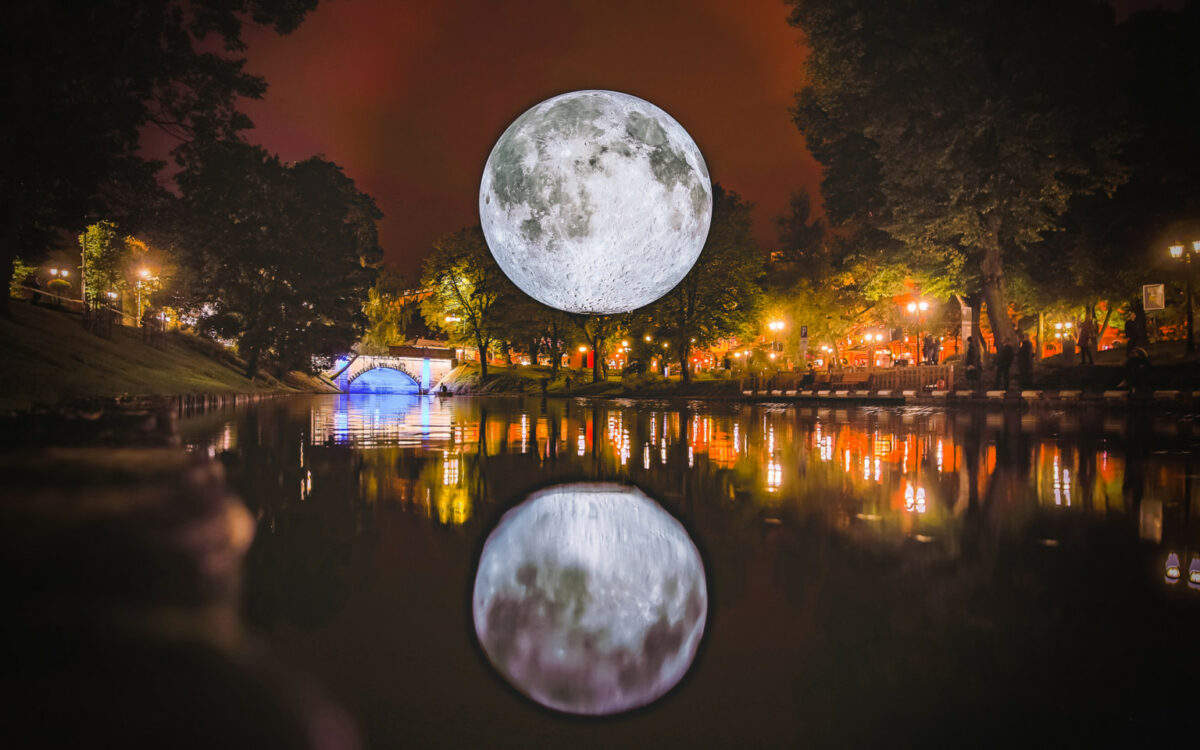 Museum Of The Moon Perfect Large Scale Replicas Of Our Natural Satellite By Luke Jerram 2