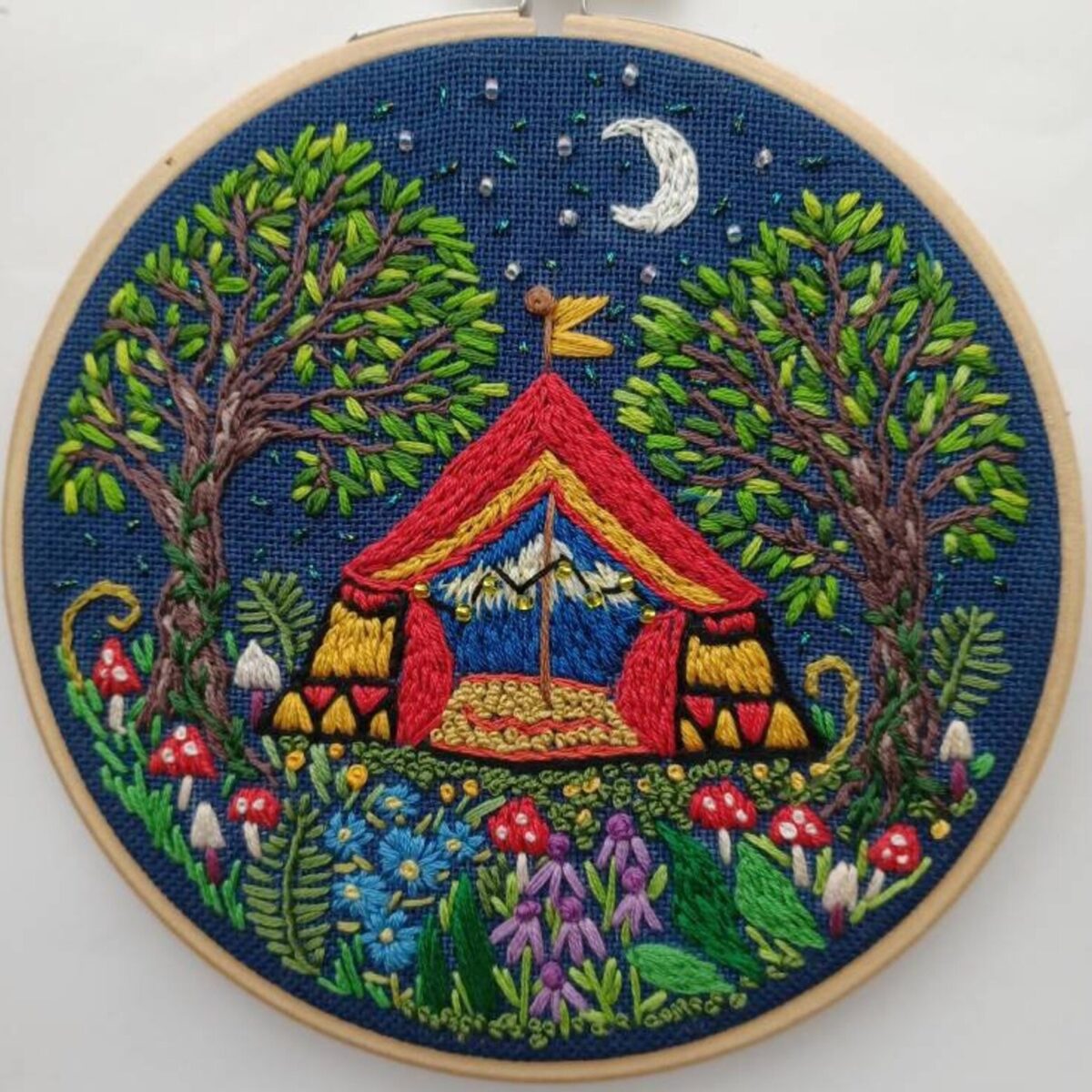 The Lovely Embroidery Hoop Art Of Joan Ratcliffe 3