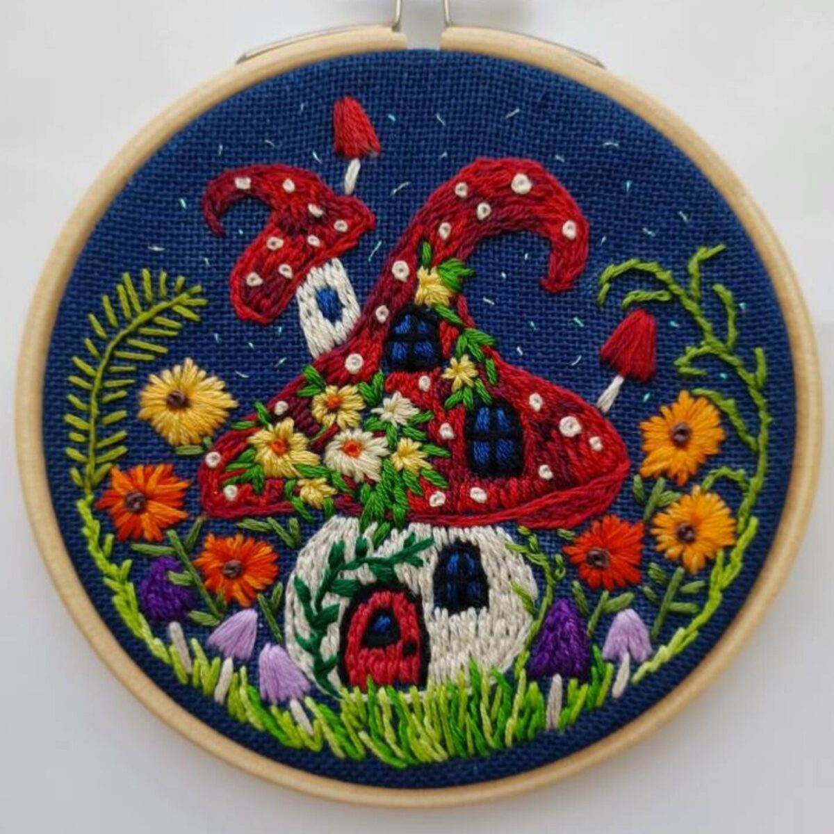 The Lovely Embroidery Hoop Art Of Joan Ratcliffe 5