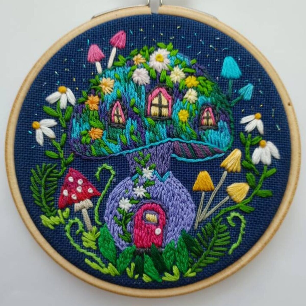 The Lovely Embroidery Hoop Art Of Joan Ratcliffe 6