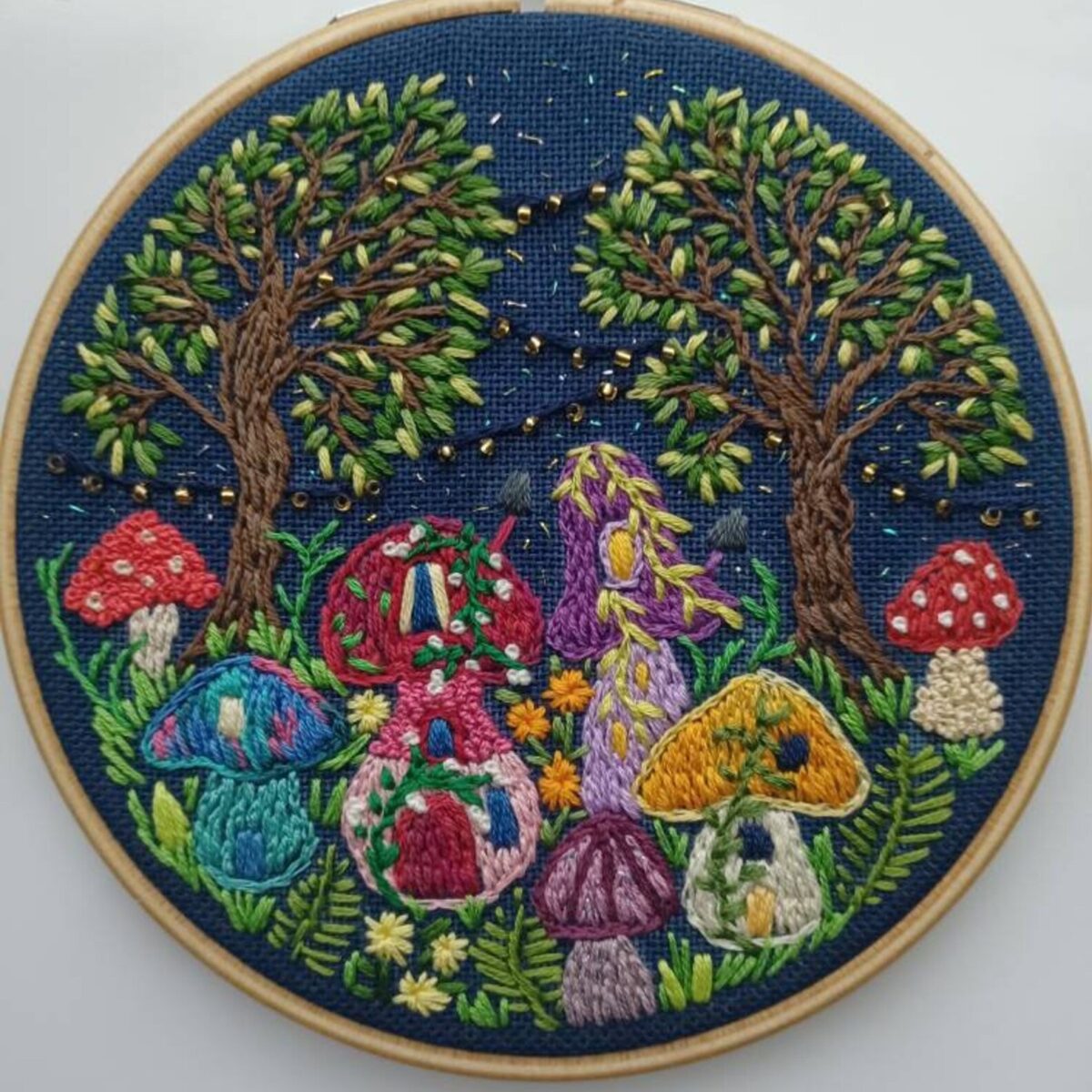 The Lovely Embroidery Hoop Art Of Joan Ratcliffe 9