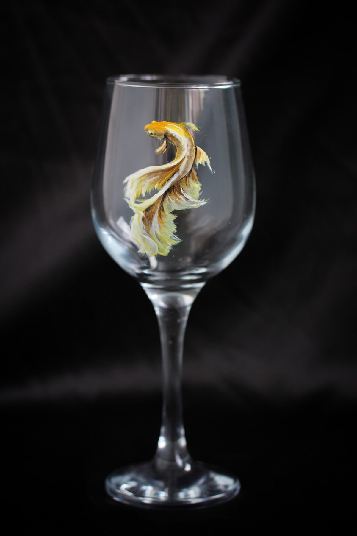 Stunning Realistic Glass Paintings By Silvia Popescu 8