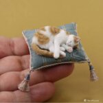 Amazingly realistic miniature animal sculptures by Kerri Pajutee